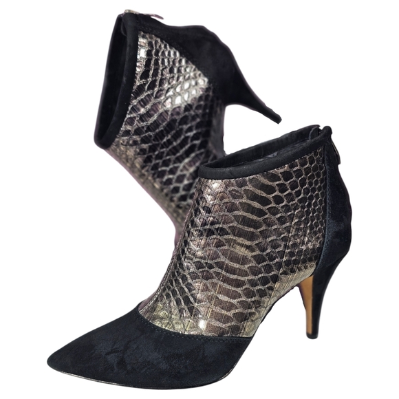 Vince Camuto Shoes - Vince Camuto "Onda" high heel booties